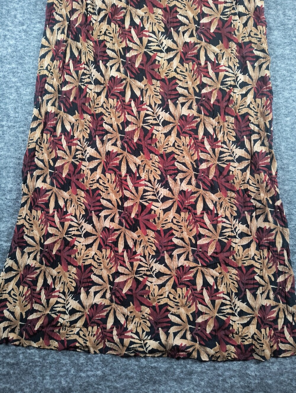 🔥Bundle 2 For $7🔥 Vintage white stag crinkle rayon midi dress, women's medium - Picture 3 of 13